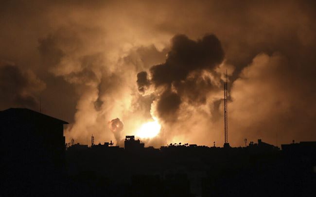 اليمن تدين استهداف الاحتلال الإسرائيلي المستشفيات وسيارات الاسعاف و المدارس في غزة