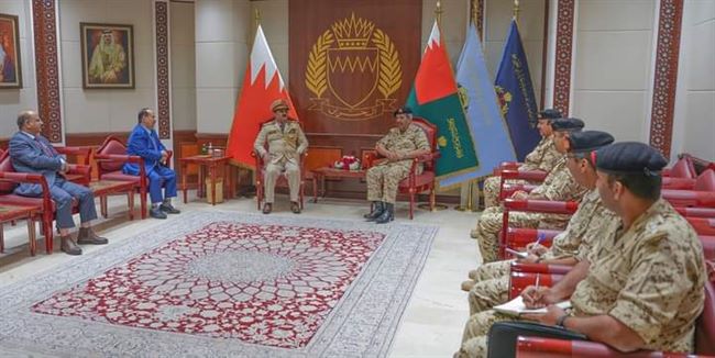 الفريق الداعري يبحث مع القائد العام لقوة دفاع البحرين سبل تعزيز وتطوير التعاون الدفاعي للاستقرار بالمنطقة