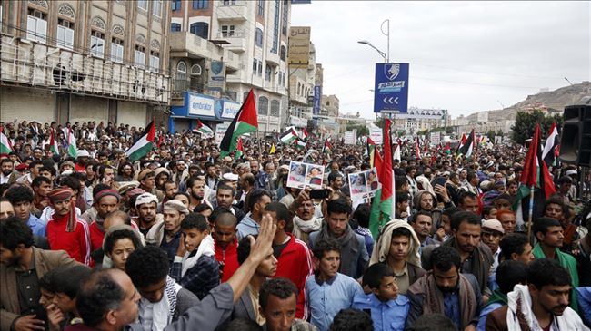 تظاهرات بصنعاء ومدن يمنية لدعم غزة تحت شعار(معكم حتى النصر.. والأمريكي لن يوقفنا)